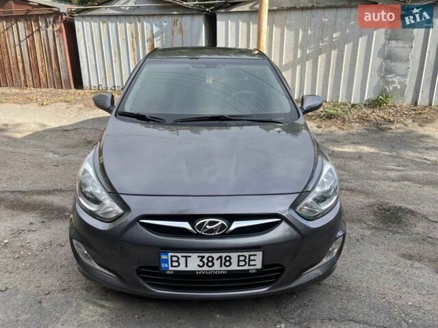 Сірий Хендай Акцент, об'ємом двигуна 1.4 л та пробігом 158 тис. км за 8900 $, фото 1 на Automoto.ua