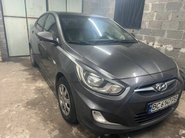 Сірий Хендай Акцент, об'ємом двигуна 1.4 л та пробігом 180 тис. км за 6100 $, фото 1 на Automoto.ua