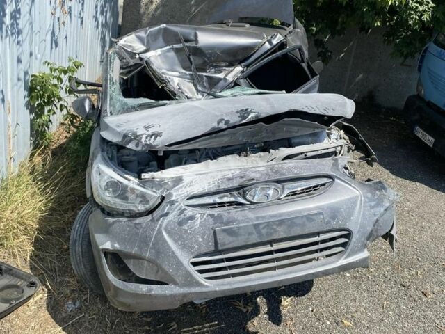 Сірий Хендай Акцент, об'ємом двигуна 1.4 л та пробігом 102 тис. км за 1550 $, фото 1 на Automoto.ua