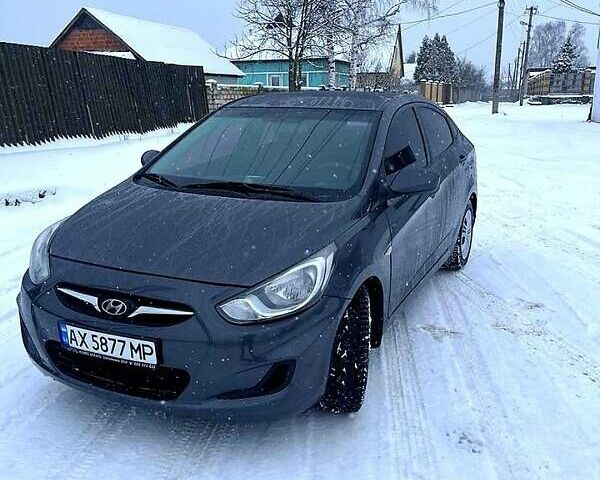 Серый Хендай Акцент, объемом двигателя 1.4 л и пробегом 205 тыс. км за 5850 $, фото 1 на Automoto.ua