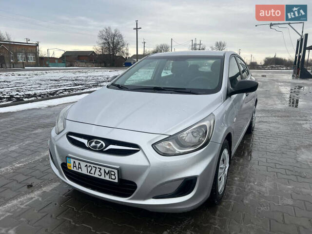 Сірий Хендай Акцент, об'ємом двигуна 1.4 л та пробігом 210 тис. км за 6200 $, фото 1 на Automoto.ua