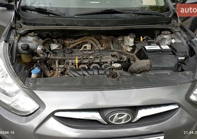 Серый Хендай Акцент, объемом двигателя 1.4 л и пробегом 284 тыс. км за 7000 $, фото 1 на Automoto.ua