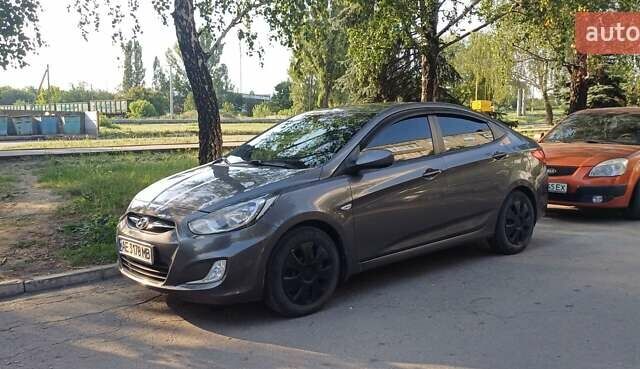 Сірий Хендай Акцент, об'ємом двигуна 1.4 л та пробігом 121 тис. км за 7900 $, фото 1 на Automoto.ua