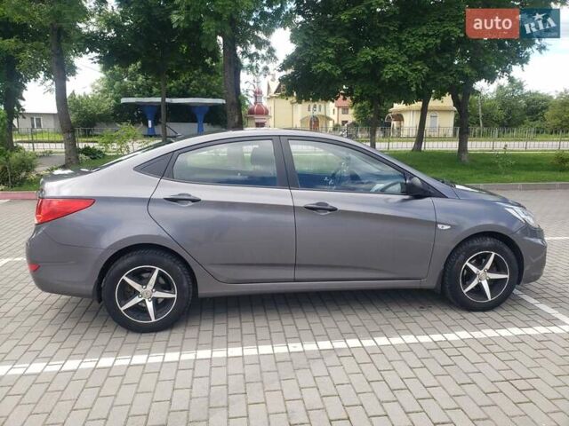 Серый Хендай Акцент, объемом двигателя 1.4 л и пробегом 160 тыс. км за 6500 $, фото 1 на Automoto.ua