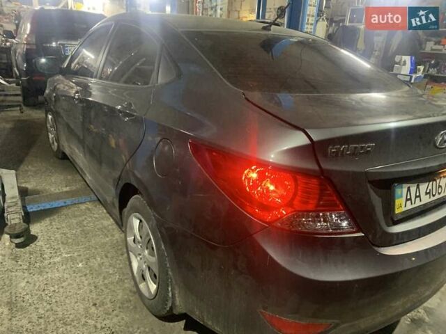 Серый Хендай Акцент, объемом двигателя 1.4 л и пробегом 157 тыс. км за 4777 $, фото 1 на Automoto.ua