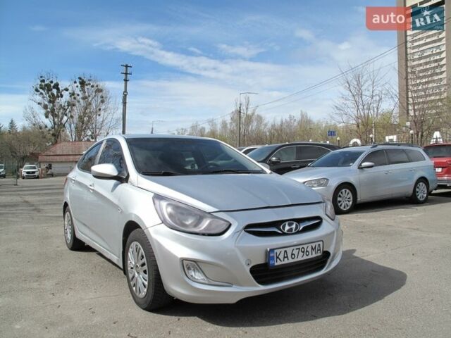 Серый Хендай Акцент, объемом двигателя 1.4 л и пробегом 254 тыс. км за 5600 $, фото 1 на Automoto.ua