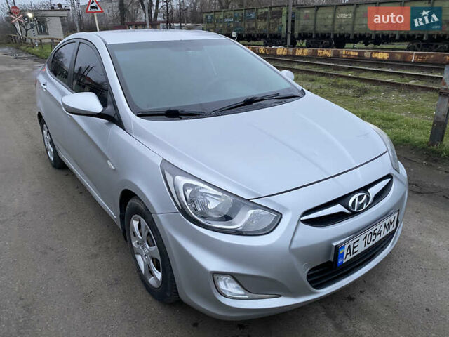 Серый Хендай Акцент, объемом двигателя 1.4 л и пробегом 170 тыс. км за 6800 $, фото 1 на Automoto.ua
