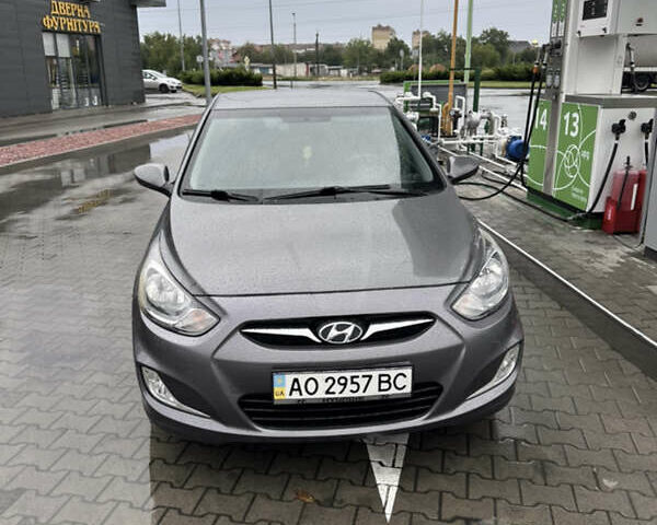 Серый Хендай Акцент, объемом двигателя 1.6 л и пробегом 104 тыс. км за 8300 $, фото 1 на Automoto.ua