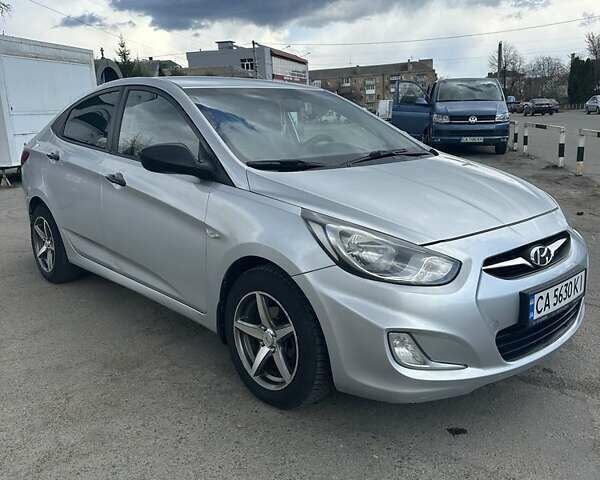 Серый Хендай Акцент, объемом двигателя 1.4 л и пробегом 166 тыс. км за 7150 $, фото 1 на Automoto.ua