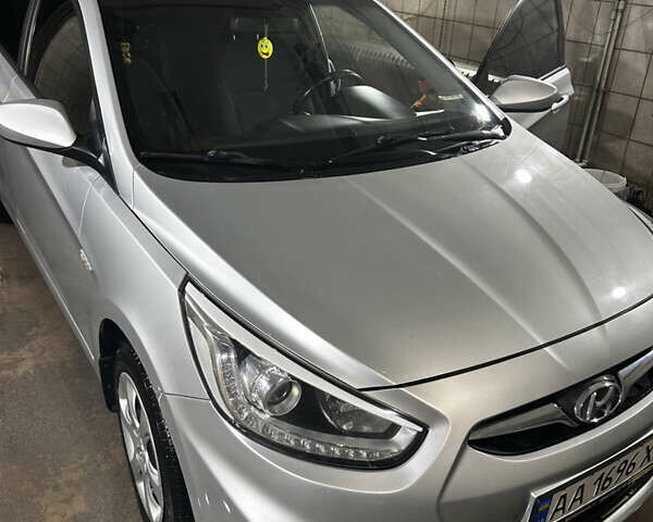 Сірий Хендай Акцент, об'ємом двигуна 1.4 л та пробігом 207 тис. км за 6800 $, фото 1 на Automoto.ua