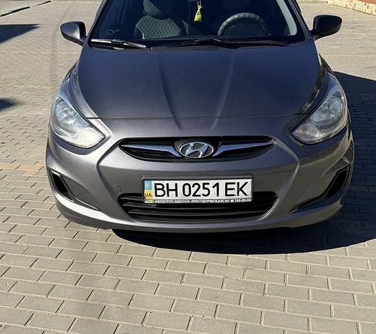 Серый Хендай Акцент, объемом двигателя 1.4 л и пробегом 130 тыс. км за 6300 $, фото 1 на Automoto.ua