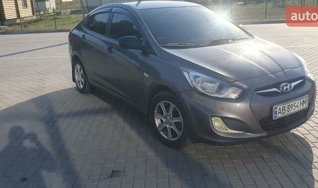 Сірий Хендай Акцент, об'ємом двигуна 1.4 л та пробігом 255 тис. км за 7200 $, фото 1 на Automoto.ua