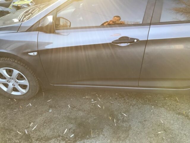 Серый Хендай Акцент, объемом двигателя 1.4 л и пробегом 10 тыс. км за 11000 $, фото 1 на Automoto.ua