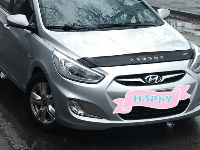 Серый Хендай Акцент, объемом двигателя 1.4 л и пробегом 140 тыс. км за 6600 $, фото 1 на Automoto.ua