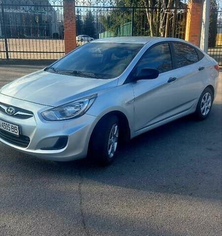 Серый Хендай Акцент, объемом двигателя 1.4 л и пробегом 142 тыс. км за 8000 $, фото 1 на Automoto.ua