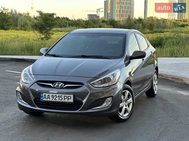Хендай Акцент 2013 у Києві на Automoto.ua Сірий Хендай Акцент, об'ємом двигуна 1.4 л та пробігом 105 тис. км за 7999 $, фото 1 на Automoto.ua