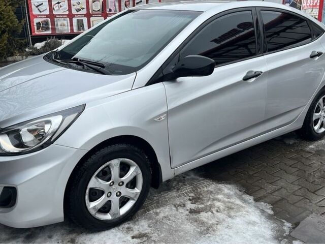 Серый Хендай Акцент, объемом двигателя 1.4 л и пробегом 170 тыс. км за 6800 $, фото 1 на Automoto.ua