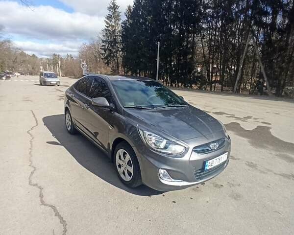 Серый Хендай Акцент, объемом двигателя 1.4 л и пробегом 75 тыс. км за 7800 $, фото 1 на Automoto.ua