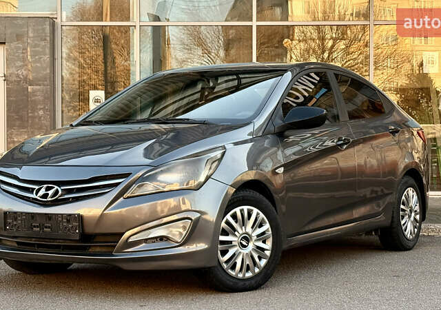 Серый Хендай Акцент, объемом двигателя 1.4 л и пробегом 146 тыс. км за 7700 $, фото 1 на Automoto.ua