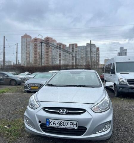 Сірий Хендай Акцент, об'ємом двигуна 1.37 л та пробігом 185 тис. км за 6500 $, фото 1 на Automoto.ua