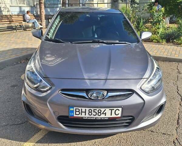 Серый Хендай Акцент, объемом двигателя 1.6 л и пробегом 168 тыс. км за 10500 $, фото 1 на Automoto.ua