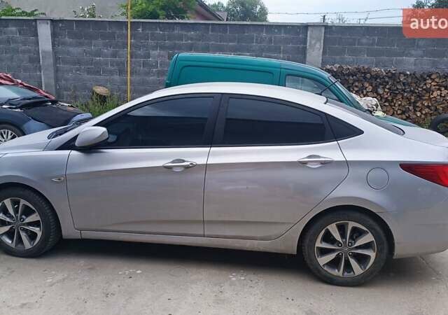 Серый Хендай Акцент, объемом двигателя 1.58 л и пробегом 219 тыс. км за 7500 $, фото 1 на Automoto.ua