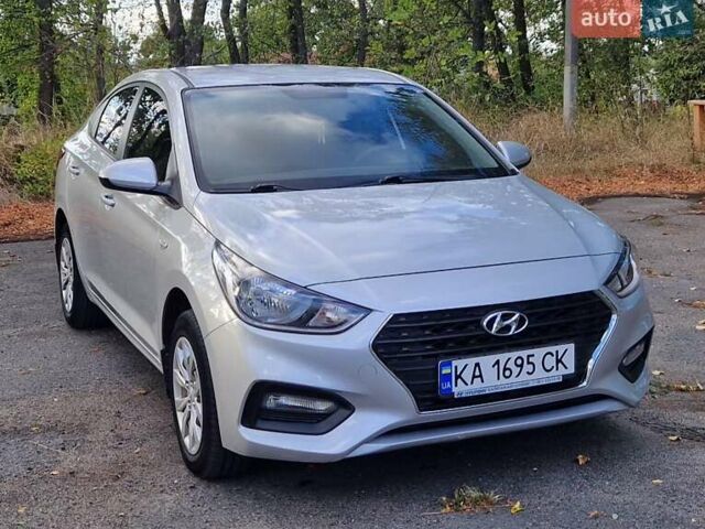 Серый Хендай Акцент, объемом двигателя 1.37 л и пробегом 75 тыс. км за 9700 $, фото 1 на Automoto.ua