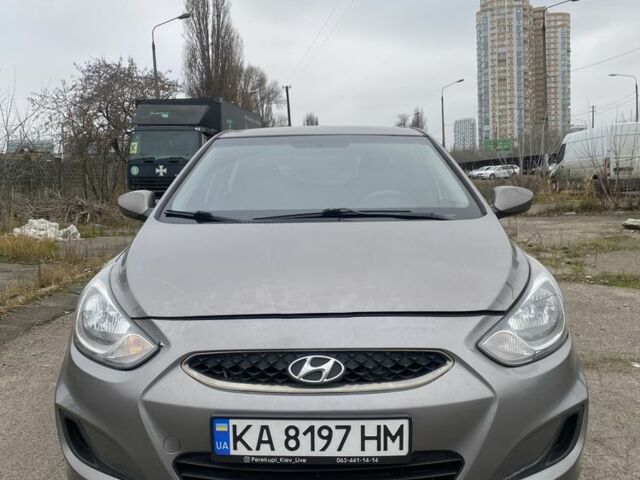 Серый Хендай Акцент, объемом двигателя 1.4 л и пробегом 250 тыс. км за 5500 $, фото 1 на Automoto.ua