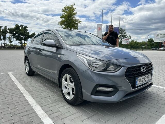 Сірий Хендай Акцент, об'ємом двигуна 1.4 л та пробігом 57 тис. км за 11500 $, фото 1 на Automoto.ua