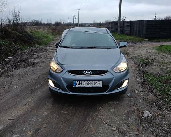 Серый Хендай Акцент, объемом двигателя 1.4 л и пробегом 54 тыс. км за 3999 $, фото 1 на Automoto.ua
