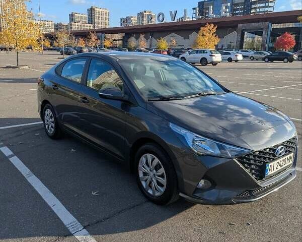 Серый Хендай Акцент, объемом двигателя 1.37 л и пробегом 43 тыс. км за 13500 $, фото 1 на Automoto.ua