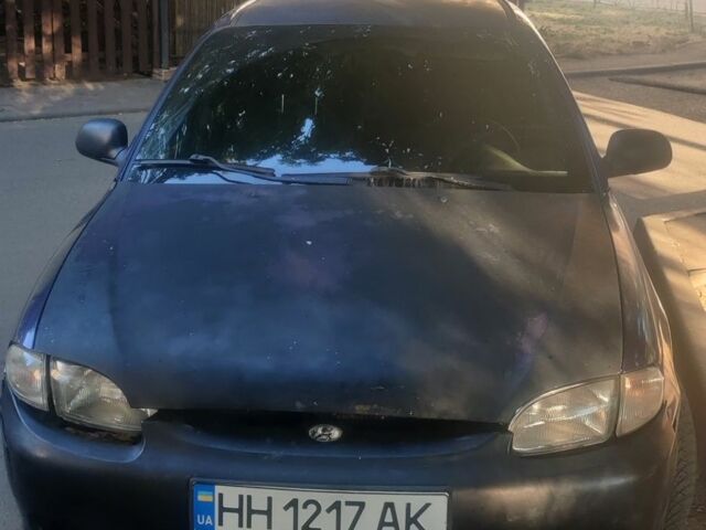 Синий Хендай Акцент, объемом двигателя 1.3 л и пробегом 427 тыс. км за 1002 $, фото 1 на Automoto.ua
