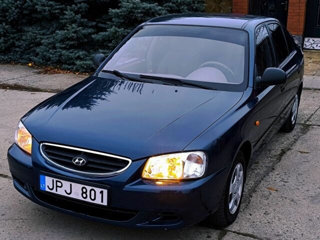 Синий Хендай Акцент, объемом двигателя 1.5 л и пробегом 154 тыс. км за 2100 $, фото 1 на Automoto.ua