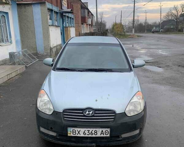 Синий Хендай Акцент, объемом двигателя 1.4 л и пробегом 300 тыс. км за 2800 $, фото 1 на Automoto.ua