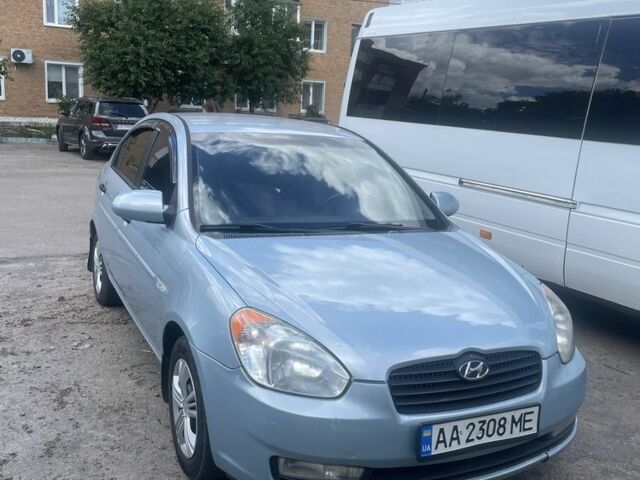 Синий Хендай Акцент, объемом двигателя 1.4 л и пробегом 204 тыс. км за 4600 $, фото 1 на Automoto.ua
