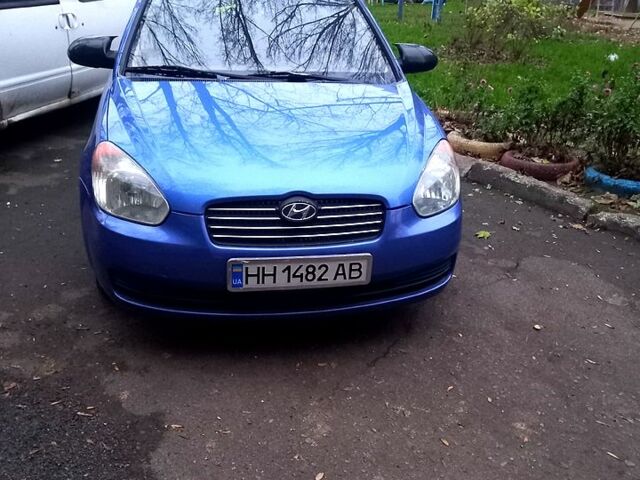 Синий Хендай Акцент, объемом двигателя 1.4 л и пробегом 300 тыс. км за 4000 $, фото 1 на Automoto.ua