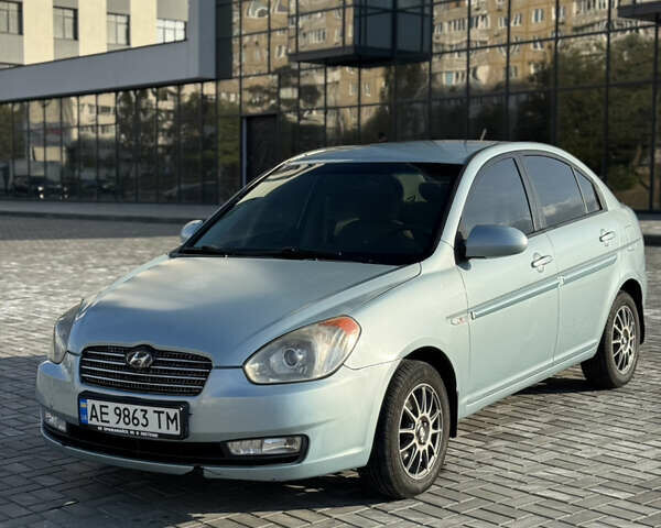 Синий Хендай Акцент, объемом двигателя 1.5 л и пробегом 335 тыс. км за 3899 $, фото 1 на Automoto.ua