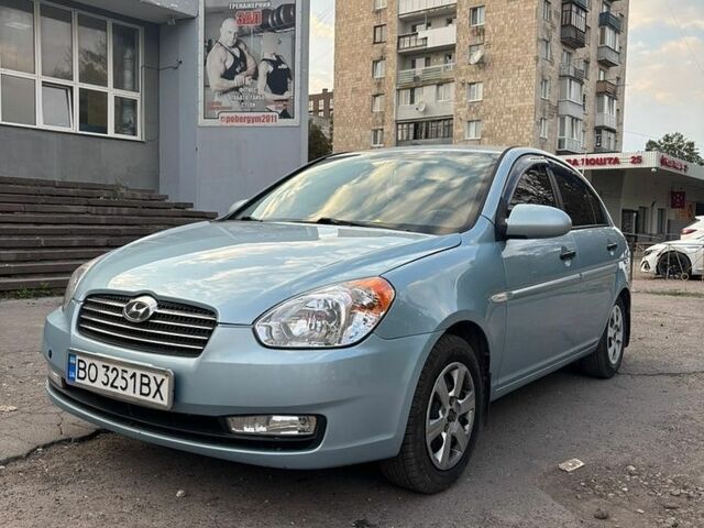 Синий Хендай Акцент, объемом двигателя 1.4 л и пробегом 235 тыс. км за 4600 $, фото 1 на Automoto.ua