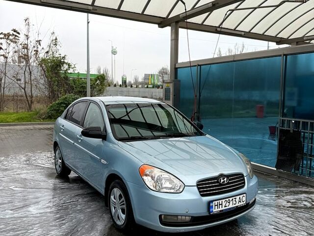 Синий Хендай Акцент, объемом двигателя 1.6 л и пробегом 182 тыс. км за 4750 $, фото 1 на Automoto.ua