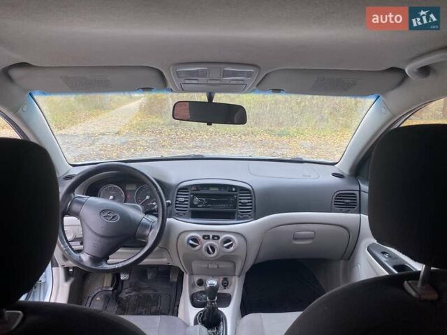 Синий Хендай Акцент, объемом двигателя 1.4 л и пробегом 212 тыс. км за 4500 $, фото 1 на Automoto.ua