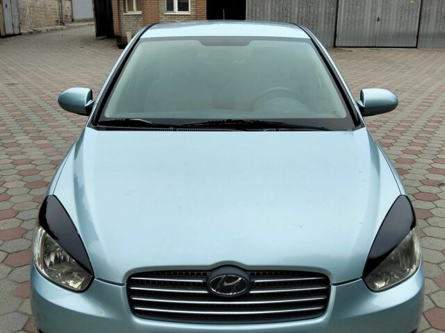 Синий Хендай Акцент, объемом двигателя 1.4 л и пробегом 102 тыс. км за 5200 $, фото 1 на Automoto.ua