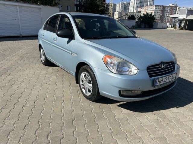 Синий Хендай Акцент, объемом двигателя 1.6 л и пробегом 205 тыс. км за 4700 $, фото 1 на Automoto.ua