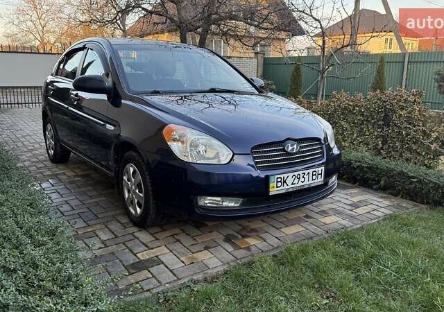 Синий Хендай Акцент, объемом двигателя 1.4 л и пробегом 130 тыс. км за 5000 $, фото 1 на Automoto.ua
