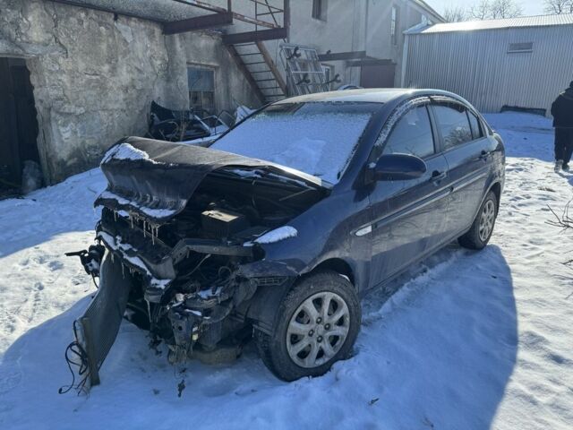 Синий Хендай Акцент, объемом двигателя 1.6 л и пробегом 130 тыс. км за 1750 $, фото 1 на Automoto.ua