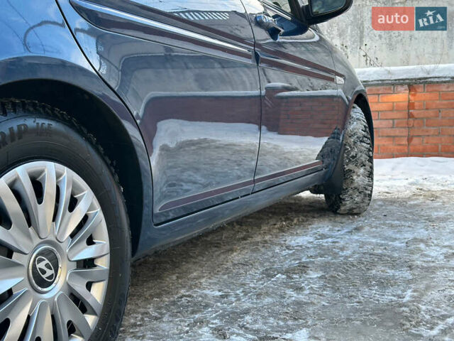 Синий Хендай Акцент, объемом двигателя 1.6 л и пробегом 176 тыс. км за 4650 $, фото 1 на Automoto.ua