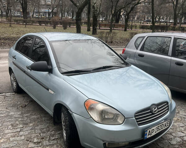 Синий Хендай Акцент, объемом двигателя 1.6 л и пробегом 210 тыс. км за 5200 $, фото 1 на Automoto.ua