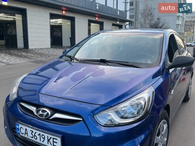 Синий Хендай Акцент, объемом двигателя 1.6 л и пробегом 236 тыс. км за 5800 $, фото 1 на Automoto.ua