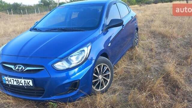 Синий Хендай Акцент, объемом двигателя 1.4 л и пробегом 215 тыс. км за 5900 $, фото 1 на Automoto.ua