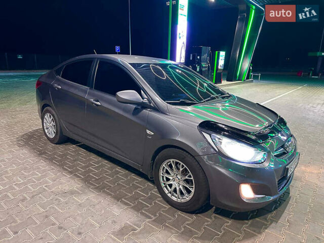Синий Хендай Акцент, объемом двигателя 1.6 л и пробегом 196 тыс. км за 8200 $, фото 1 на Automoto.ua