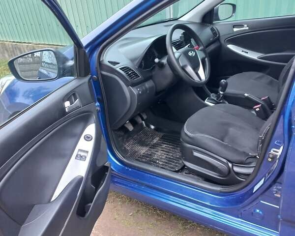 Синий Хендай Акцент, объемом двигателя 1.4 л и пробегом 65 тыс. км за 9800 $, фото 1 на Automoto.ua